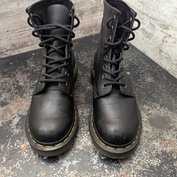 Womens Dr. Martens Combat Boots Sz 6 Used Black Leather 11821 Classic - Picture 3 of 7